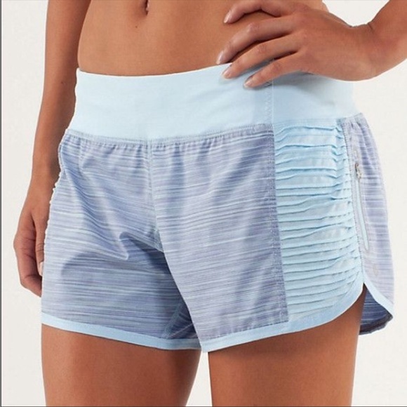 Lululemon Run Bright at‎ Night Short Caspian Blue Size 4 - Picture 1 of 9